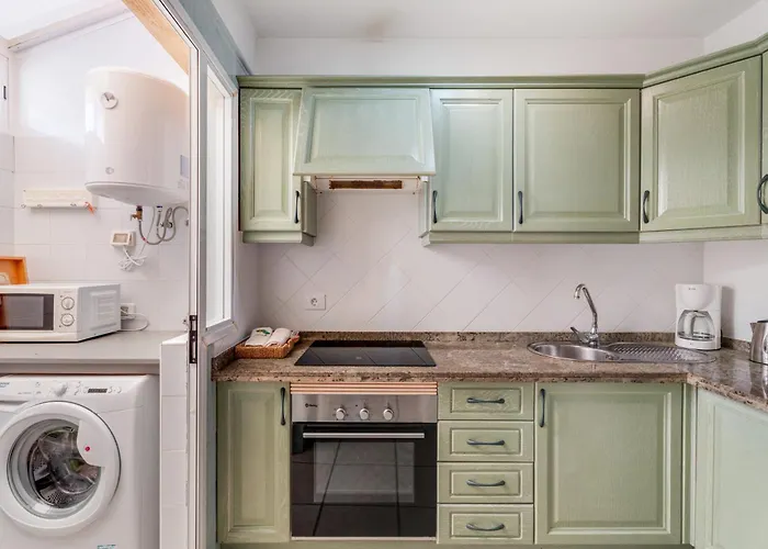 Benimar 28 * Адехе